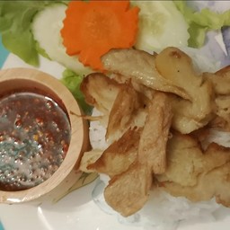 ข้าวไก่อบเจ น้ำจิ้ม  Vegetarian Baked Chicken with Rice and Dipping Sauce