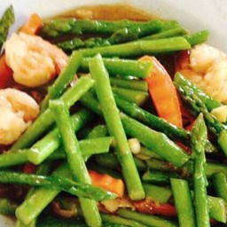 ผัดหน่อไม้ฝรั่งกุ้งสด