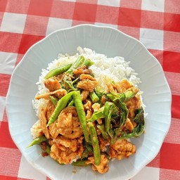 หมูผัดพริกแกง