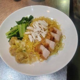 หมี่เกี๊ยวแห้งปู-กรอบ