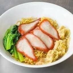 ชายสี่บะหมี่เกี๊ยวปั้มบางจากสันทราย(วัดสันทรายมูล)
