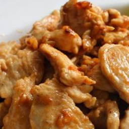 ไก่ผัดกระเทียม