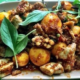 ผัดเผ็ดไข่อ่อน