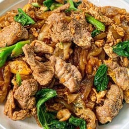 เส้นใหญ่ ผัดซีอิ้ว หมู/ไก่/กุ้ง/ปลาหมึก