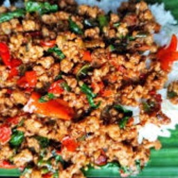 โปรโมชั่น ข้าวกระเพราหมูสับ+ไข่ดาว+น้ำชานมเย็น