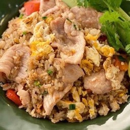 ข้าวผัดรถไฟหมู