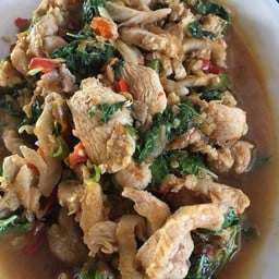 ไก่บ้านผัดกะเพรา