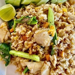 ข้าวผัดรถไฟไก่