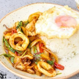 พริกแกงปลาหมึก  ไข่ดาว