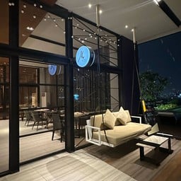 M wine lounge Mercure  Hotel Makkasan