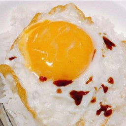 ข้าวไข่ดาว 1 ฟอง+พริกน้ำปลา/หรือซีอิ้ว (มินิ)