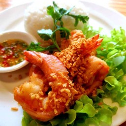 ข้าวกุ้งกระเทียม