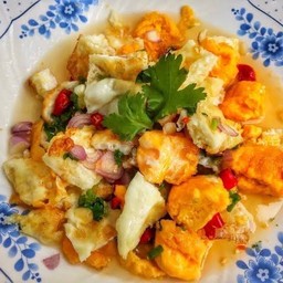 ยำไข่ดาว