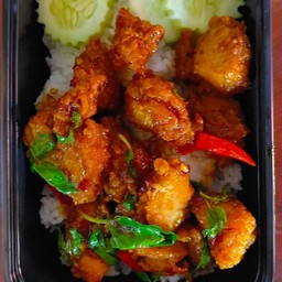 ข้าวกระเพราไก่กรอบ