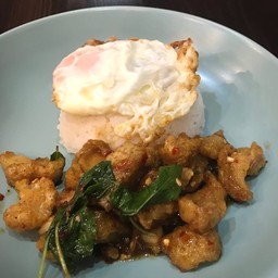 ข้าวกะเพรากากหมู