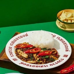 กะเพราเนื้อสับวากิวหน่อไม้ราดข้าว