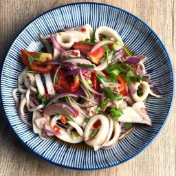 ยำปลาหมึก