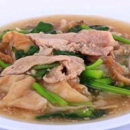 ราดหน้าหมู