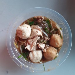 เส้นหมี่น้ำหมู