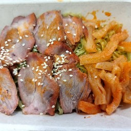 บะหมี่หยกแห้งหมูแดงหม่าล่า