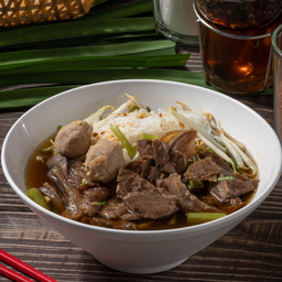 ก๋วยเตี๋ยวเนื้อน่องลาย