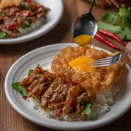ข้าวกะเพราเอ็นเนื้อ