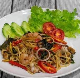 สปาเกตตี้/มักกะโรนี ผัดขี้เมา