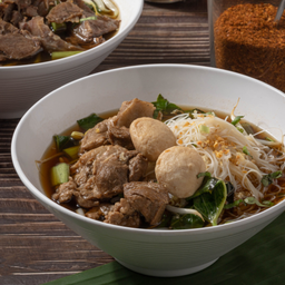 ก๋วยเตี๋ยวหมูตุ๋น