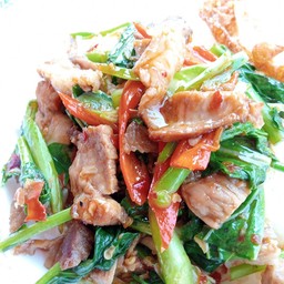 คะน้าหมูย่าง