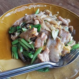 ผัดซีอิ๊วหมู