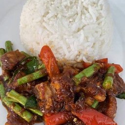 ข้าวราดผัดพริกแกง