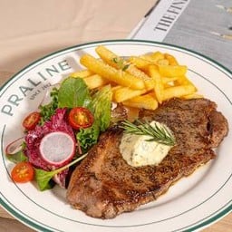 STEAK FRITES WITH BEURRE DE PARIS