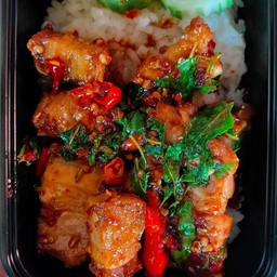 ข้าวกระเพราหมูกรอบ