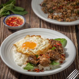 ข้าวกะเพราหมูตุ๋น