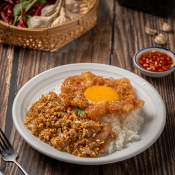 ข้าวกระเทียมเอ็นเนื้อ
