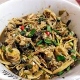 ซุปหน่อไม้ใส่หอย