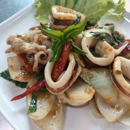 หมึกผัดกะปิ