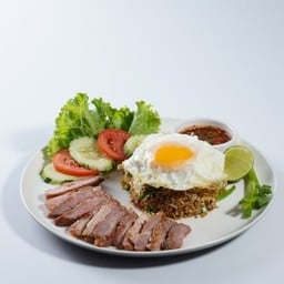 ข้าวผัดโบราณคอหมูย่าง