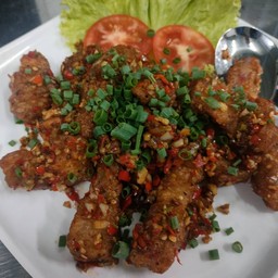 หมูสามชั้นผัดพริกเกลือ