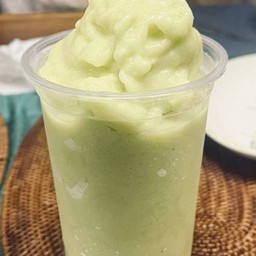 อะโวคาโดน้ำผึ้งนมสดปั่ย