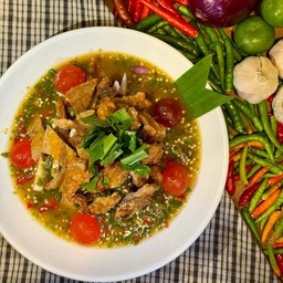ยำสามชั้นทอด+ไข่แดงเค็ม