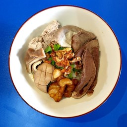 ข้าวต้มน้ำรวมเครื่องในพิเศษ