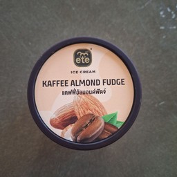 แคฟฟี่ อัลมอนด์ ฟัดจ์
