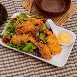 สลัดกุ้งกรอบ(น้ำสลัดเทาซัน)