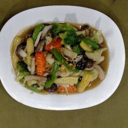 ผัดผักรวมมิตร