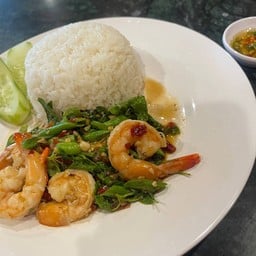 ข้าวกะเพรากุ้ง