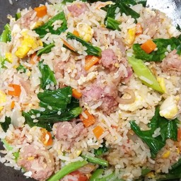 ข้าวผัดแหนมหมู