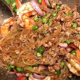 ลาบเส้นเล็กหมู+ทะเล