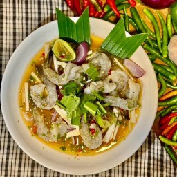 ยำกุ้งสด