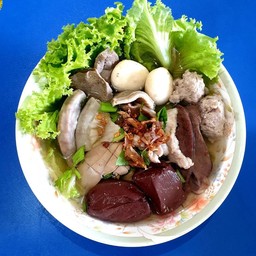 ต้มเลือดหมูพิเศษ